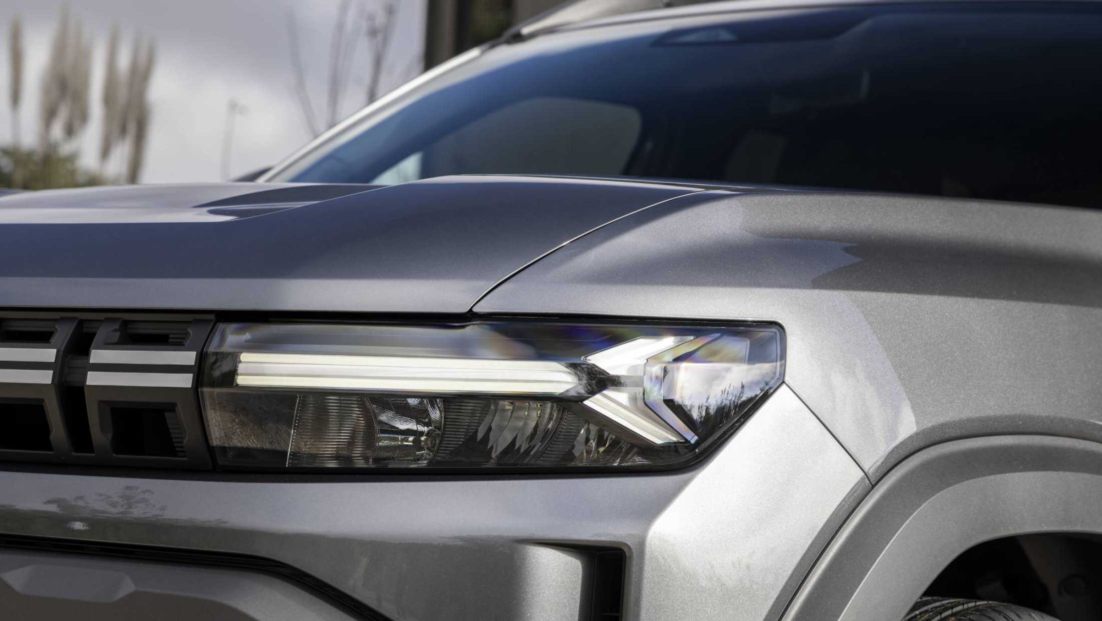 Nieuwe Dacia Duster - Kenmerkende Y-vormige lichten