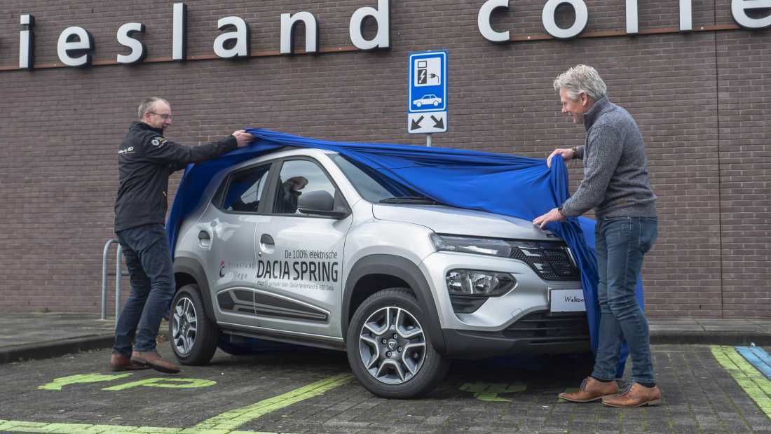 Onthulling Friesland college nieuwe Spring van ABD